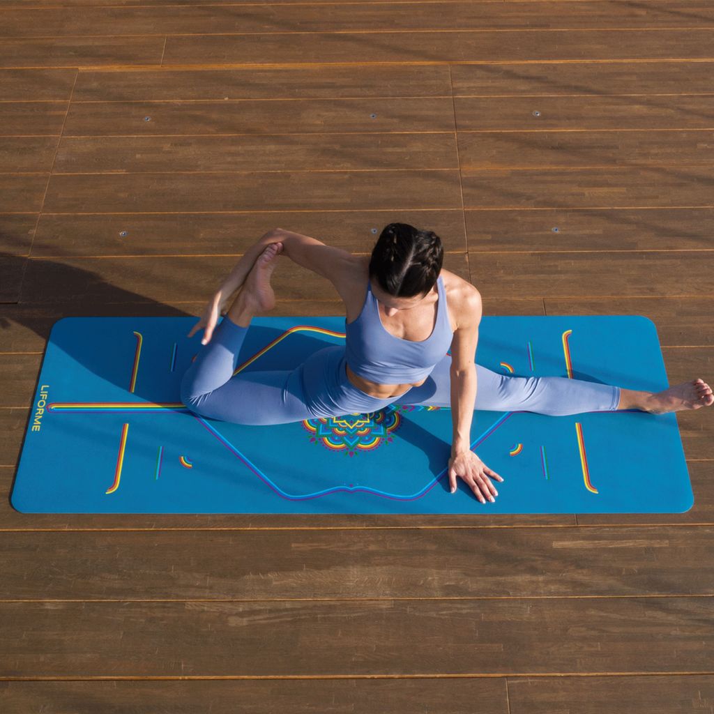 Liforme Rainbow Yoga Mat - Blue Sky - Image 4