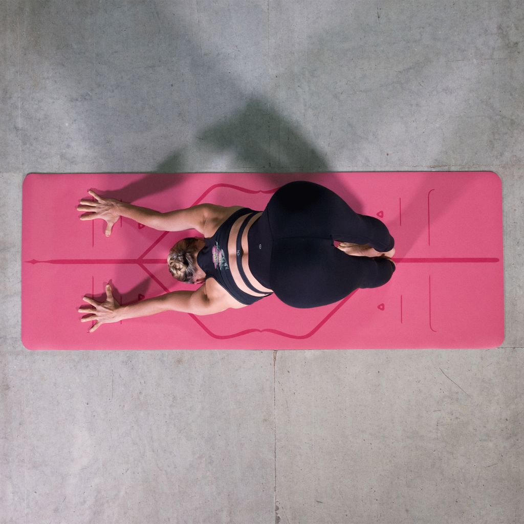 Liforme Classic Travel Yoga Mat - Pink - Image 2