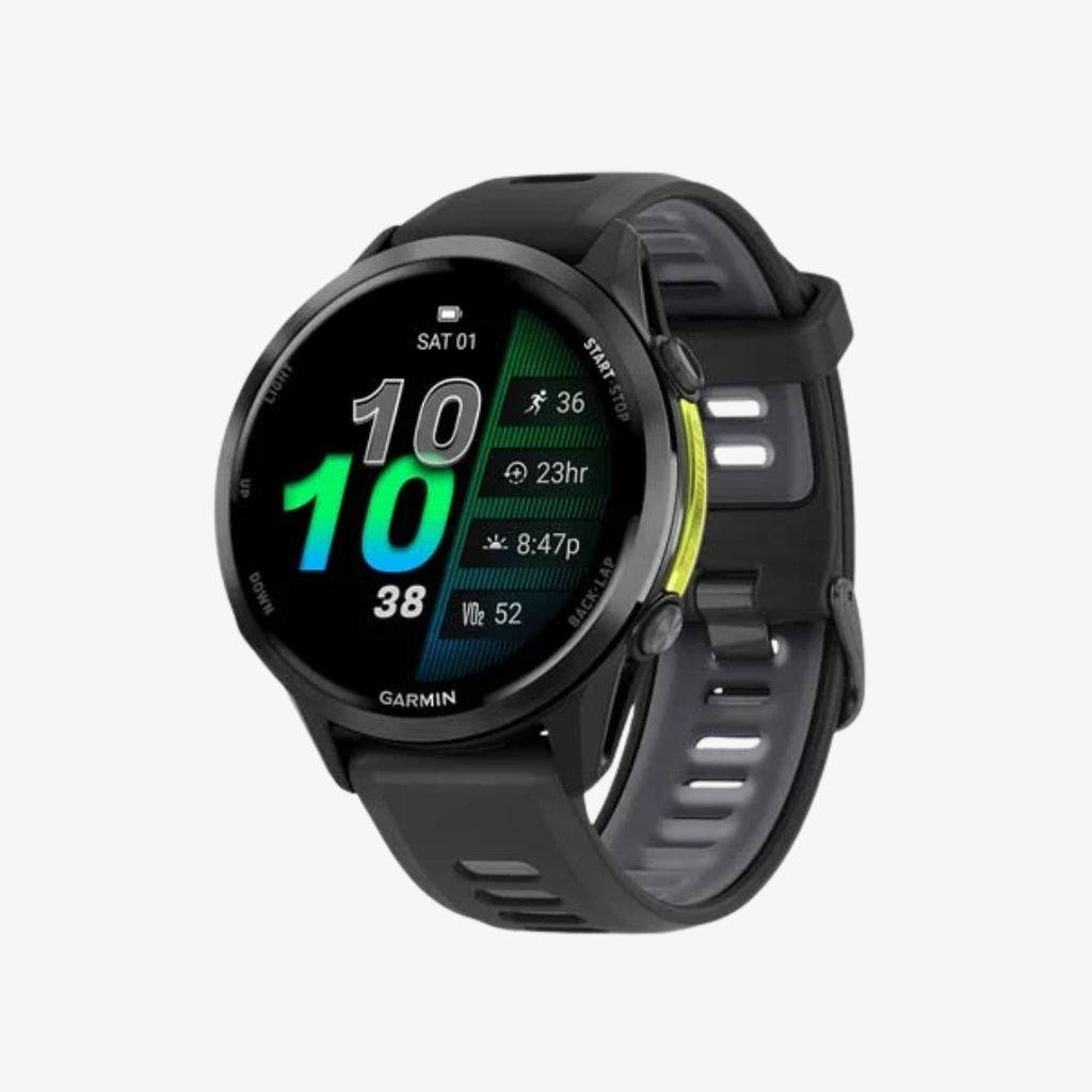 Forerunner® 970 – Carbon Grey DLC-Titan mit schwarzem Gehäuse und schwarzem/transparentem Whitestone-Armband - Image 1