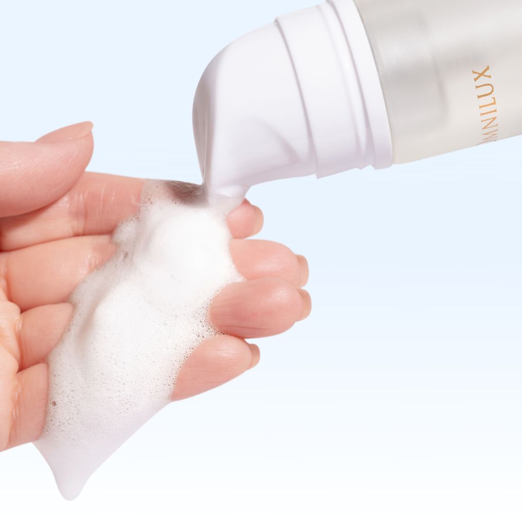 Salicylic Acid Cleanser - Image 4