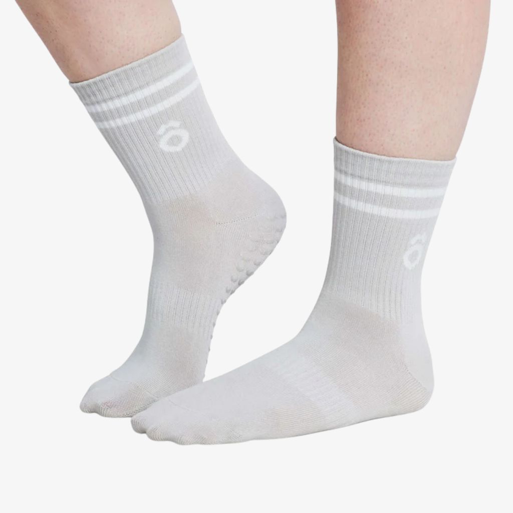 ÔWEAR Crew Sporty Stripes Pilates Grip Socken - Timberwolf - Image 5
