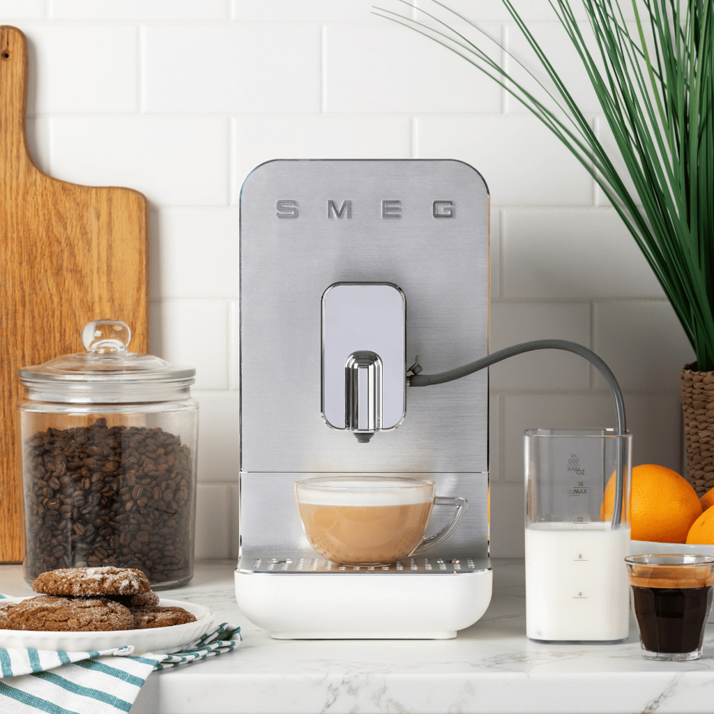 Kaffeevollautomat mit automatischer Milchaufschäumfunktion – Mattweiß - Image 8
